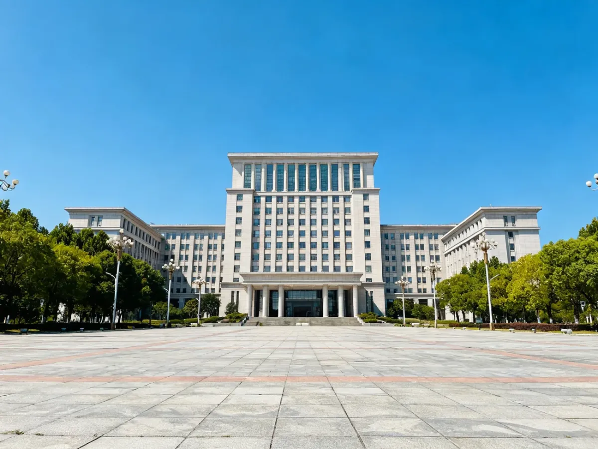 Szeroki kadr architektoniczny wykonany telefonem
